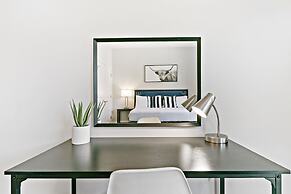 Upscale 3BR Apt with Parking in Ashland