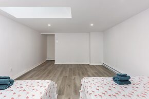 3 Bedroom Loft in Downtown Free parking