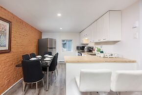 3 Bedroom Loft in Downtown Free parking