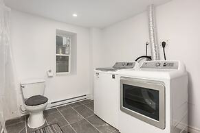 3 Bedroom Loft in Downtown Free parking