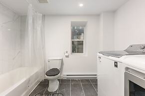 3 Bedroom Loft in Downtown Free parking