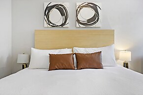 2BR Lively & Chic Home in Rogers Park