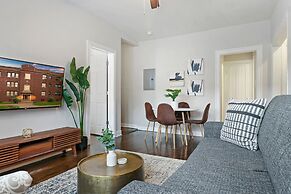 2BR Lively & Chic Home in Rogers Park