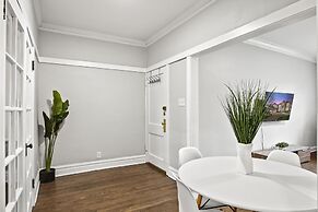 Classy 2BR Spacious Apt in Avondale