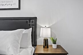 Classy 2BR Spacious Apt in Avondale