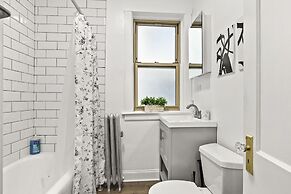 Classy 2BR Spacious Apt in Avondale