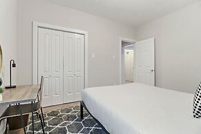 2BR Warm Lovely Home in Rogers Park