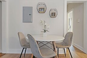 2BR Warm Lovely Home in Rogers Park