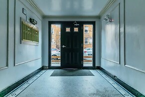 Best Deal 2BR Apt in Lakeview