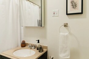 Best Deal 2BR Apt in Lakeview