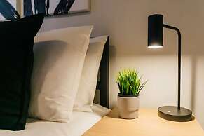 Best Deal 2BR Apt in Lakeview