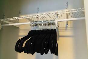 Best Deal 2BR Apt in Lakeview