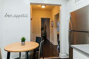 Best Deal 2BR Apt in Lakeview