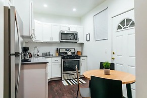 Best Deal 2BR Apt in Lakeview
