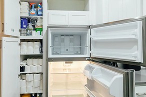 Best Deal 2BR Apt in Lakeview