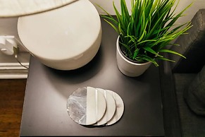 Best Deal 2BR Apt in Lakeview