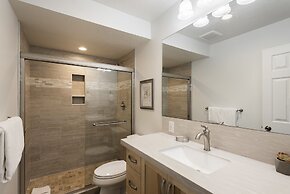 Snowcrest 300 1 Bedroom Condo by RedAwning