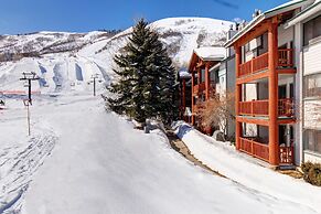 Snow Flower 130 2 Bedroom Condo by RedAwning