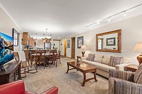 Snow Flower 054 3 Bedroom Condo by RedAwning