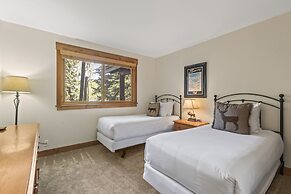 Snow Flower 054 3 Bedroom Condo by RedAwning