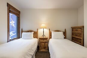 Snow Flower 142 2 Bedroom Condo by RedAwning