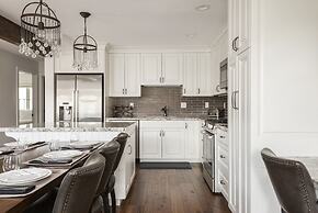 Motherlode A 4 Bedroom Condo by RedAwning