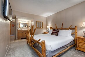 Park Station 120 2 Bedroom Condo by RedAwning