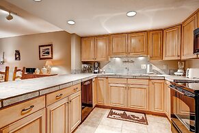 Park Station 120 2 Bedroom Condo by RedAwning