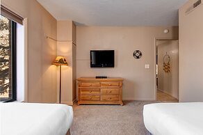 Park Station 120 2 Bedroom Condo by RedAwning