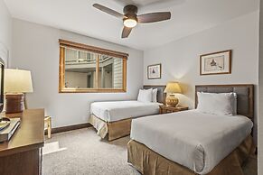 Snow Flower 056 3 Bedroom Condo by RedAwning