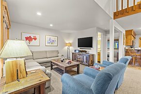 Snow Flower 041 5 Bedroom Condo by RedAwning