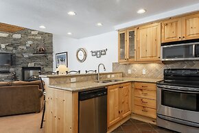 Snow Flower 074 3 Bedroom Condo by RedAwning