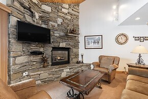 Snow Flower 074 3 Bedroom Condo by RedAwning