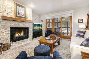 Town Pointe A102 3 Bedroom Condo by RedAwning