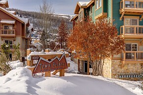 Town Pointe A102 3 Bedroom Condo by RedAwning