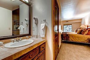 Park Station 233 2 Bedroom Condo by RedAwning