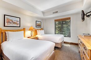 Park Station 233 2 Bedroom Condo by RedAwning