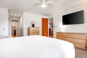 Snow Flower 029 6 Bedroom Condo by RedAwning