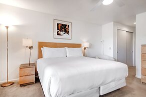 Snow Flower 029 6 Bedroom Condo by RedAwning