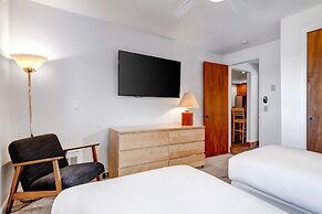 Snow Flower 029 6 Bedroom Condo by RedAwning