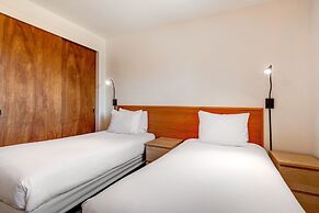 Snow Flower 029 6 Bedroom Condo by RedAwning