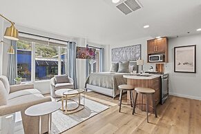 Galleria 307-studio 1 Bedroom Home by RedAwning