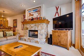 Town Pointe C302 3 Bedroom Condo by RedAwning