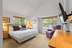 Old Town Retreat 5 Bedroom Home by RedAwning