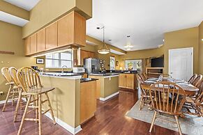 Old Town Retreat 5 Bedroom Home by RedAwning