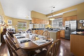 Old Town Retreat 5 Bedroom Home by RedAwning