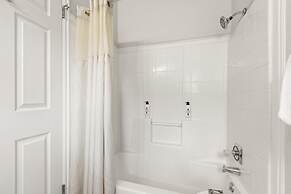 Old Town Retreat 5 Bedroom Home by RedAwning