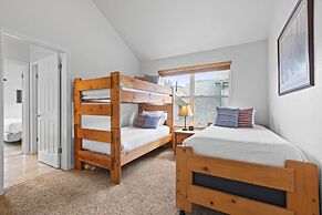 Old Town Retreat 5 Bedroom Home by RedAwning