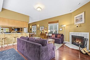 Old Town Retreat 5 Bedroom Home by RedAwning