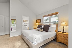 Old Town Retreat 5 Bedroom Home by RedAwning